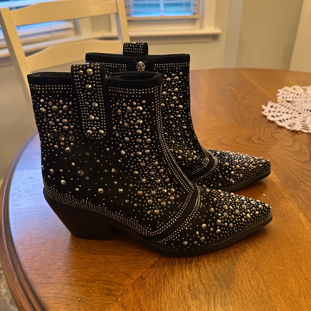 Super cute black sparkly boots